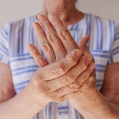 Klavyede Dolaşan Parmaklarınız Parkinson Hastalığı’nın İpucunu Verebilir!