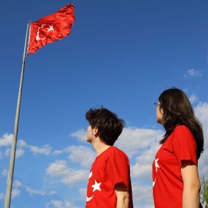 Her Şeyi Geleceğimizin Teminatı Gençlerden Bekleriz