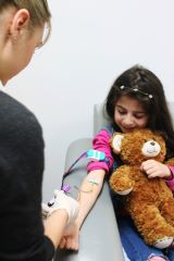 Laboratuvarımızda Çocuklarda İletişim-                 Nasıl Örnek Alıyoruz?