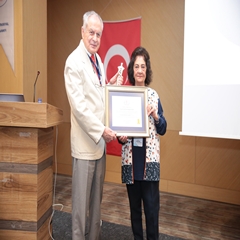 Sağlıkta Örnek İnsan Ödülü